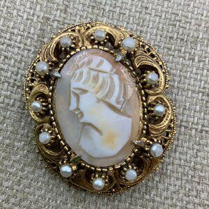 Florenza Cameo Vintage Carved Shell Faux Pearl Gold Tone Brooch